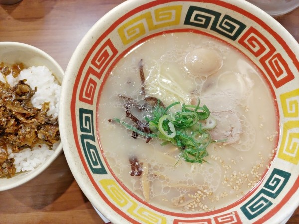 「東京とんこつじゃんがら味玉入り＋ごはん」@東京じゃんがら 秋葉原店の写真