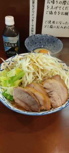 「豚増しラーメン大盛　生卵」@らーめん陸の写真