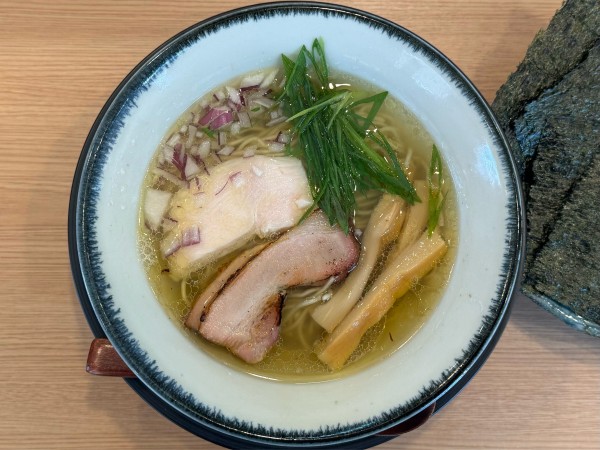 「塩らぁ麺+海苔」@横浜淡麗らぁ麺 川上の写真
