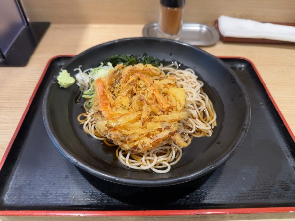 「冷しかき揚げそば(520円)」@吉そば 赤坂店の写真