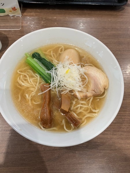 「塩ラーメン　味付玉子」@せたが屋 守谷サービスエリア店の写真