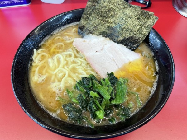 「ラーメン(中)」@横浜家系ラーメン 宮里家の写真