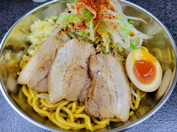 「汁なし和風カリー大盛(ニンニク)」@らーめん 汁なし 兄貴んちの写真