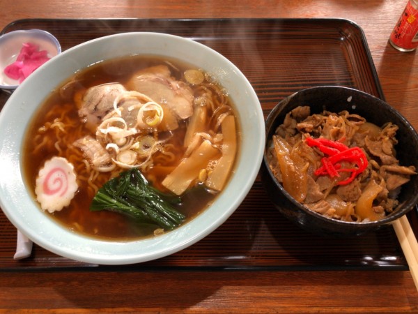 「支那そば+ミニ豚丼」@こばやしの写真