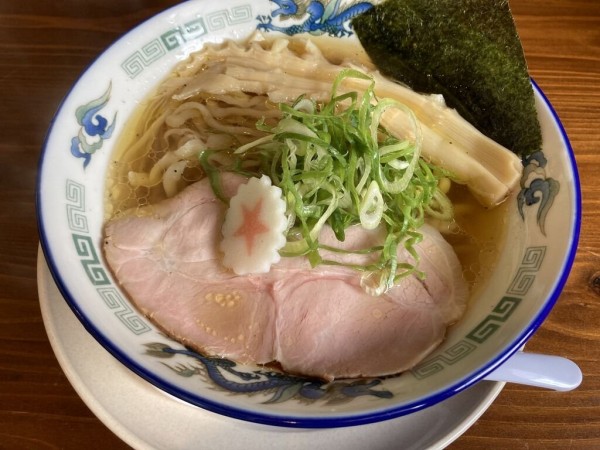 「中華そば醤油850円(太麺)」@中華そば 凜星の写真