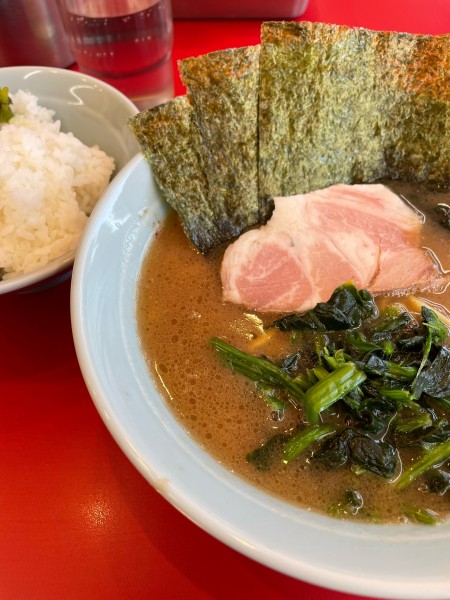 「ラーメン 並 ライス」@横浜ラーメン 武蔵家 三鷹店の写真
