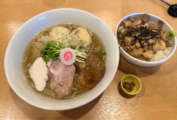 「塩ラーメン with エビワンタン & ミニチャーシューとろろご」@麺屋 木ノ下の写真