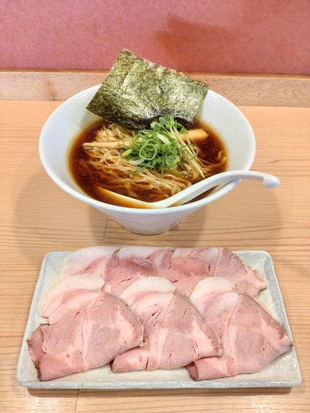 「醤油チャーシュー手揉み大盛」@地鶏らーめん とりじの写真