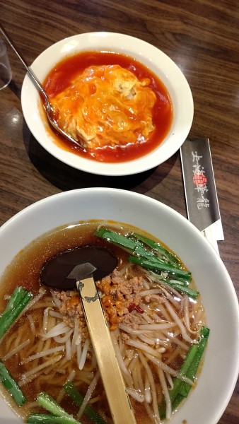 「ラーメンセット(950円税込)」@上海華龍 ヤマダ電機LABI1高崎店の写真