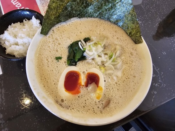 「【数量限定】泡式津軽豚骨醤油＋半熟味玉　900＋150円」@麺屋独虎の写真