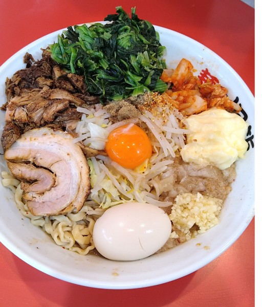 「辛いまぜそば小+ほぐし豚､ほうれん草､魚粉､マヨ､アレ=キム」@麺屋 桐龍 久喜店の写真