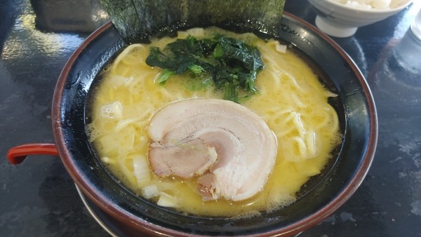 「ラーメン　塩」@横浜家系ラーメン 千仁家の写真