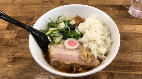 「中華そば生姜、タマネギ」@拉麺アイオイの写真