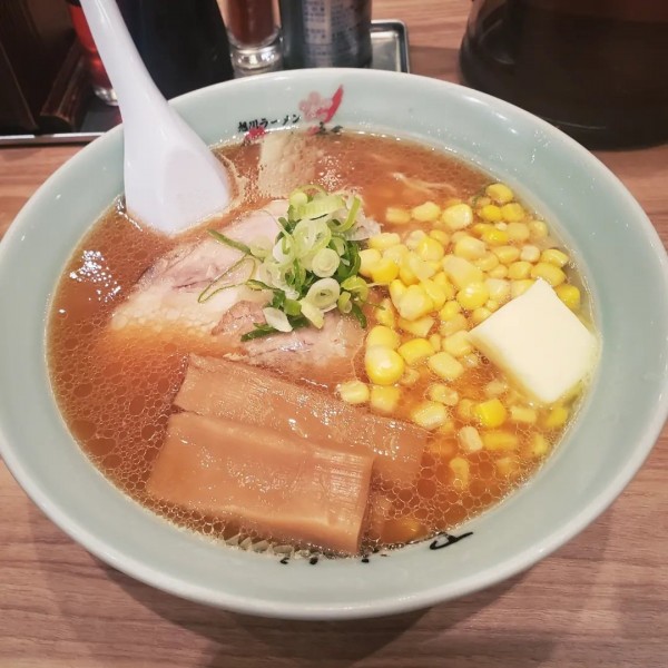 「醤油バターコーンラーメン」@梅光軒 新千歳空港店の写真