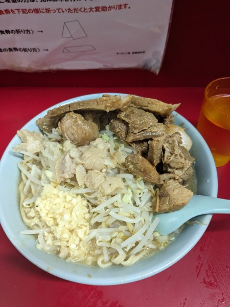 「ラーメン少ニンニク多めアブラ」@ラーメン二郎 新宿歌舞伎町店の写真