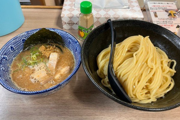 「濃厚豚骨魚介つけ麺　大盛」@越後つけ麺維新 大井町店の写真