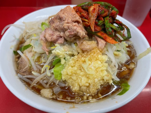 「小ラーメン＋ニラキムチ」@ラーメン二郎 越谷店の写真