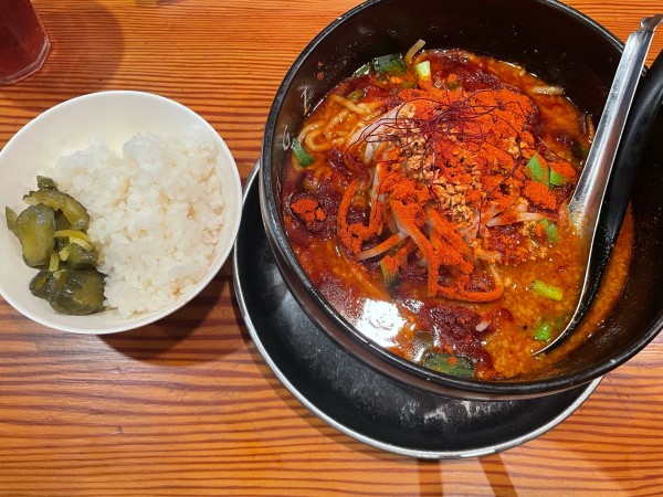 「辛味噌ラーメン　2辛」@らぁ麺屋 つなぎの写真