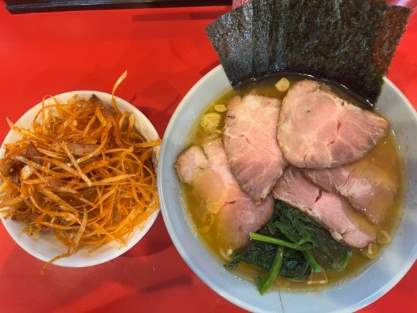 「チャーシュー麺➕ネギチャーシュー丼」@横浜家系ラーメン 黄金家の写真