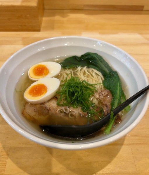 「カマス煮干しと天然利尻昆布の塩ラーメン（1000円）」@至高の出汁と麺 たかやの写真