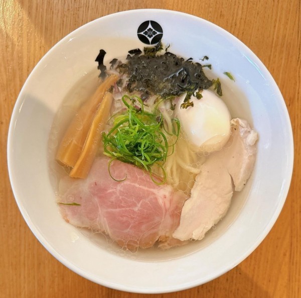 「貝出汁塩特製ら〜麺」@麺屋吟治 zeroの写真