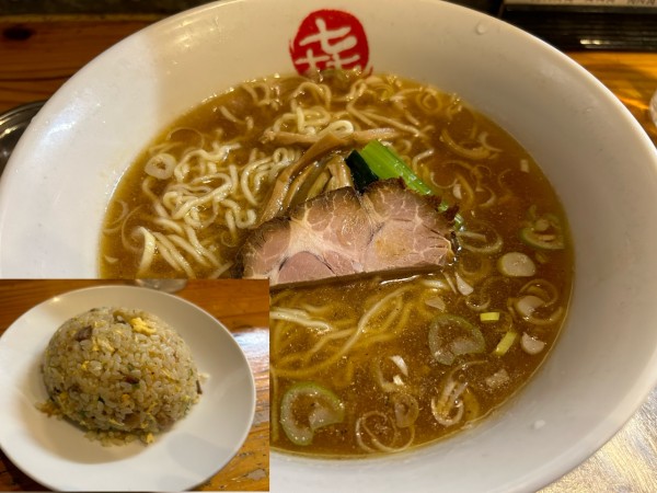 「小ラーメン900円、小炒飯400円」@中華そば まるきの写真