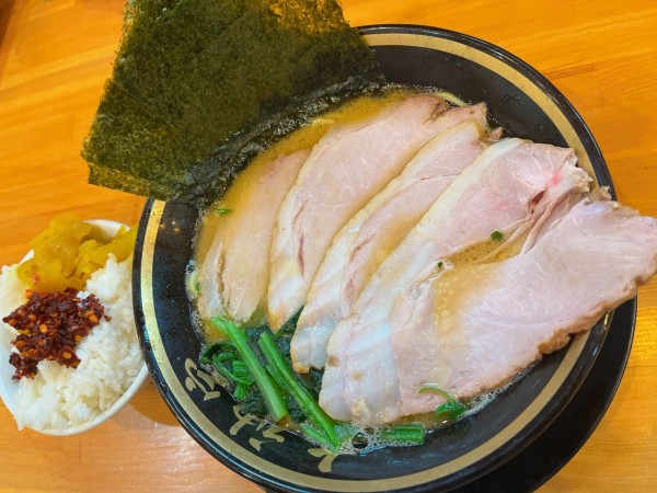 「燻製チャーシュー麺」@横浜家系ラーメン 大神家の写真