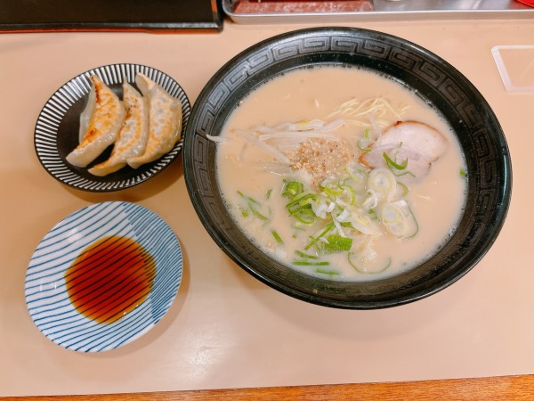 「ラーメン餃子セット」@楽勝ラーメンの写真