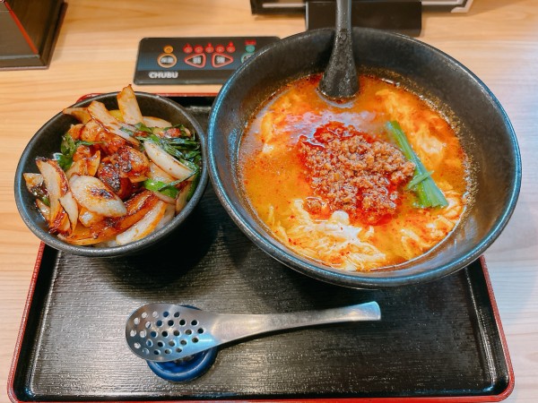 「辛麺＋辛味噌もつ丼」@博多辛麺鶴商店 大手門店の写真