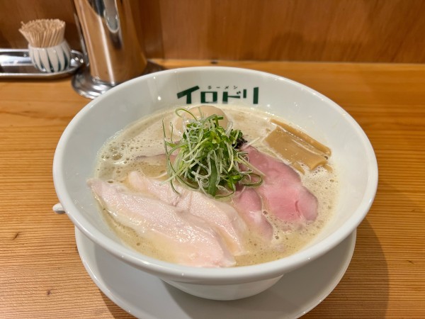「特製ラーメン」@ラーメン イロドリの写真