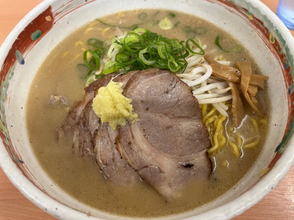 「味噌ラーメン＋大盛り＋チャーシュー増し：900＋100＋30」@麺屋 彩未の写真