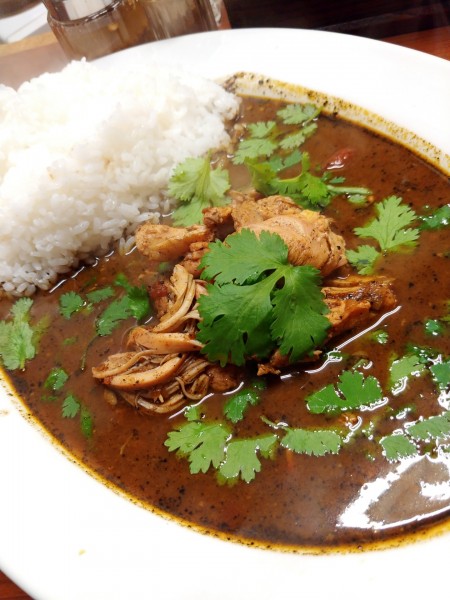 「黒カレー・パクチー増し」@辛激屋の写真
