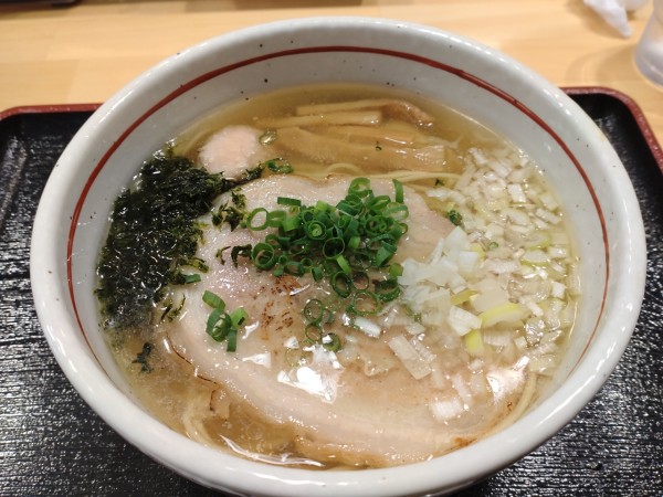 「塩ラーメン900円」@自家製麺まつおの写真