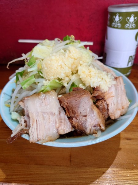 「チャーシュー麺  野菜マシ  ニンニク」@ラーメン髭の写真