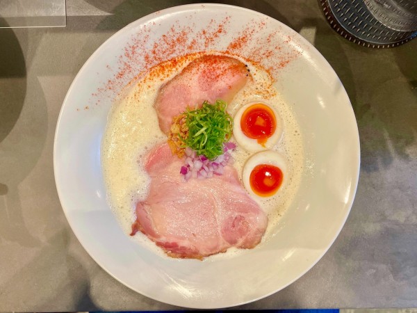 「スーパードライ小瓶→味玉鶏白湯らぁ麺」@Ramen Afro Beatsの写真