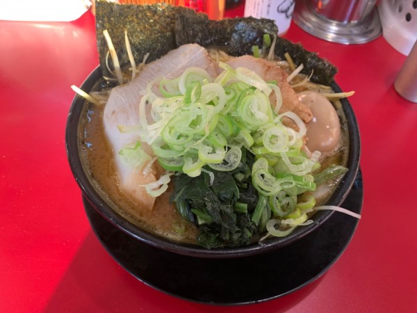 「白ネギラーメン」@家系ラーメン 王道 神道家の写真