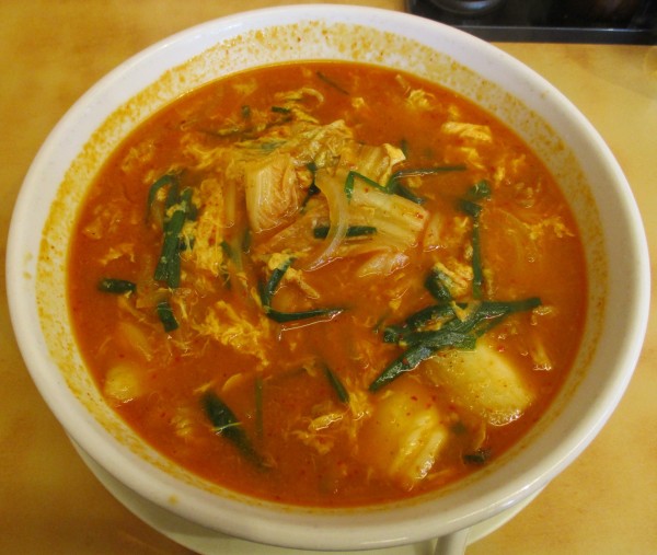 「＜期間限定＞チゲ味噌ラーメン　690円」@中華食堂 日高屋 千駄ヶ谷店の写真