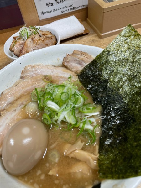 「大仏ラーメン、チャーシュー丼」@麺 大仏の写真