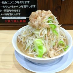 ラーメン小950円野菜アブラマシ