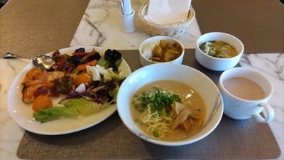 「豚骨ラーメン（値段・品名等の表示なし。）」@大連瑞詩酒店の写真