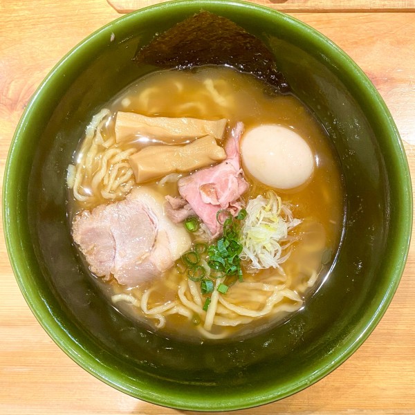 「焼きあご塩らー麺 ¥950円（味玉＋150円）」@焼きあご塩らー麺 たかはし 上野店の写真