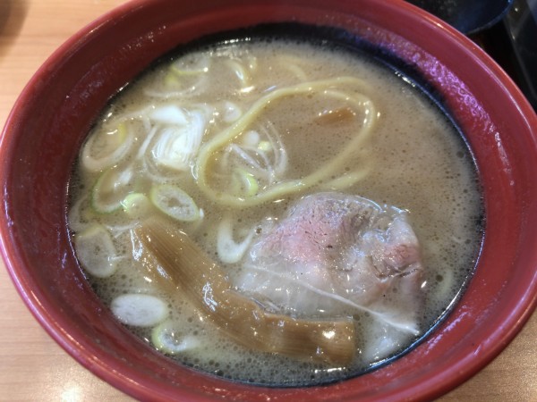 「牛さしとろらーめん」@無添 くら寿司 足立江北店の写真