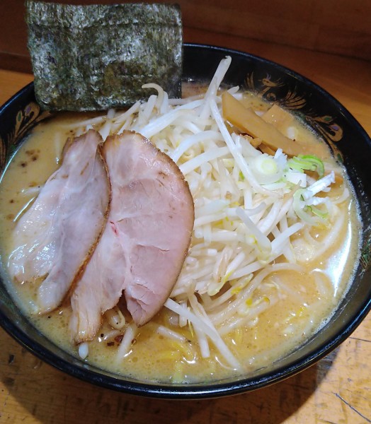 「味噌ラーメン大盛+もやし」@麺房 長谷川の写真
