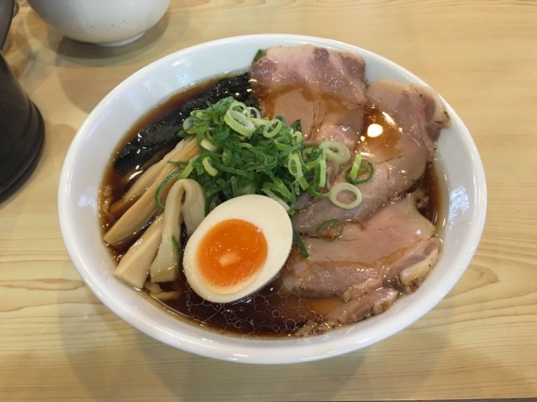 「特製川越醤油の中華そば大盛り」@寿製麺よしかわ 坂戸店の写真