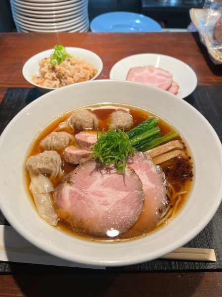 「ちゃーしゅーわんたん麺 醤油」@らーめん 鉢ノ葦葉の写真