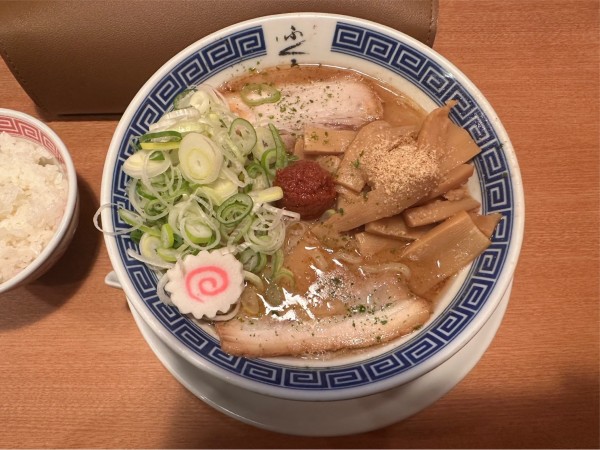 「からみそラーメン+ねぎ+めんま」@からみそラーメン ふくろう 八事店の写真