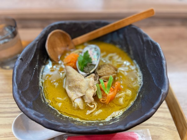 「えぞあわびのプレミアム黄金ほうとう風ラーメン+小エビのチーズリ」@えびそば 緋彩の写真