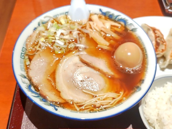 「チャーシューメン（しょうゆ 大盛＋味玉）」@甲州青葉の写真