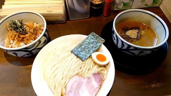 「鳥豚魚介つけ麺」@ラーメン ますだやの写真