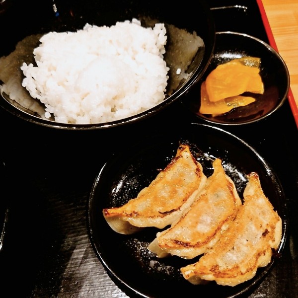 「らーめん餃子3個セット」@オリオン餃子 宇都宮駅東店の写真